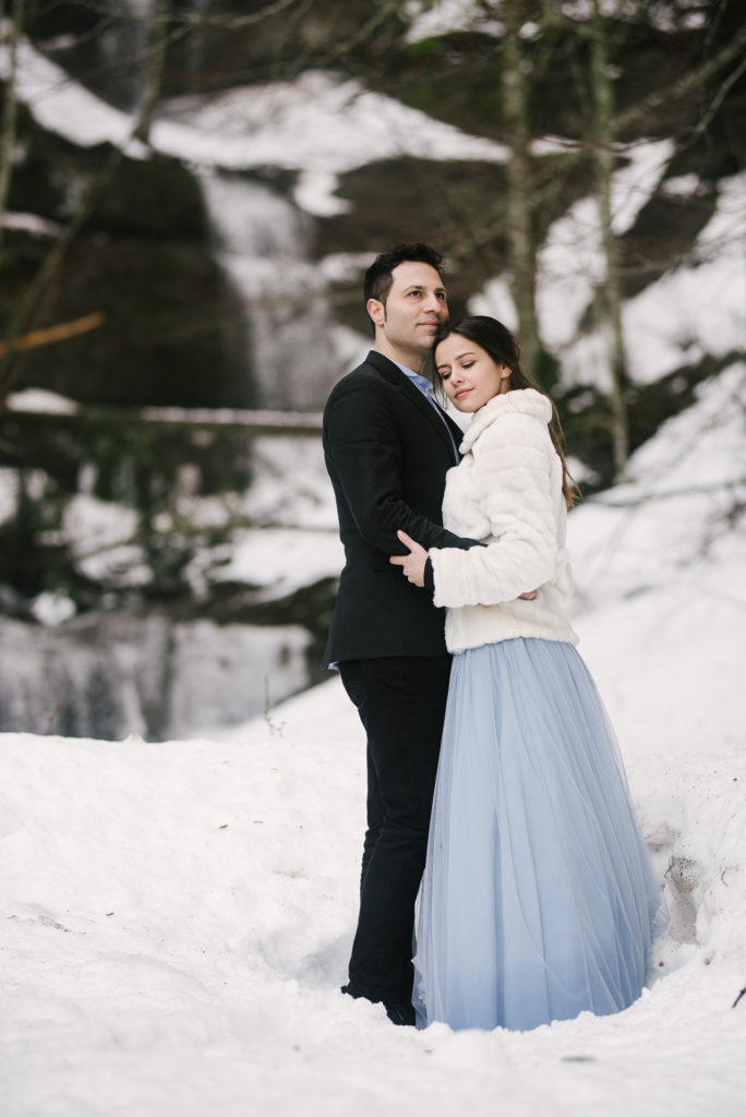 winter engagement session