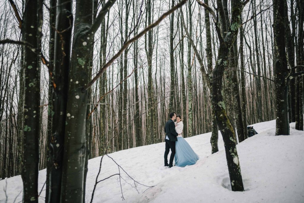 winter engagement session