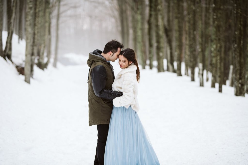 winter engagement session