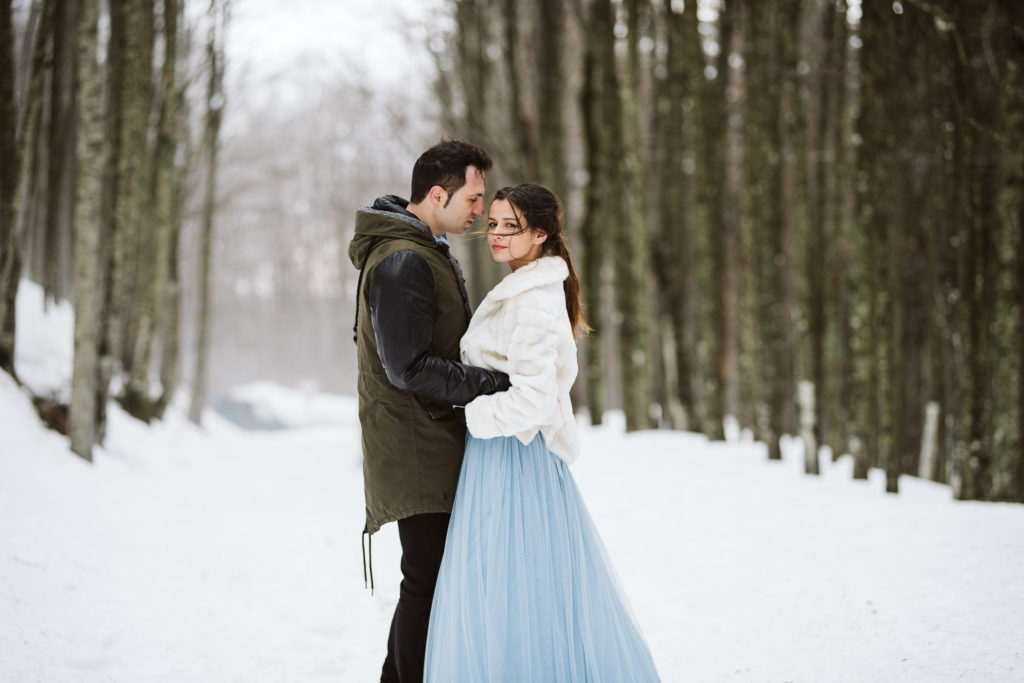 winter engagement session