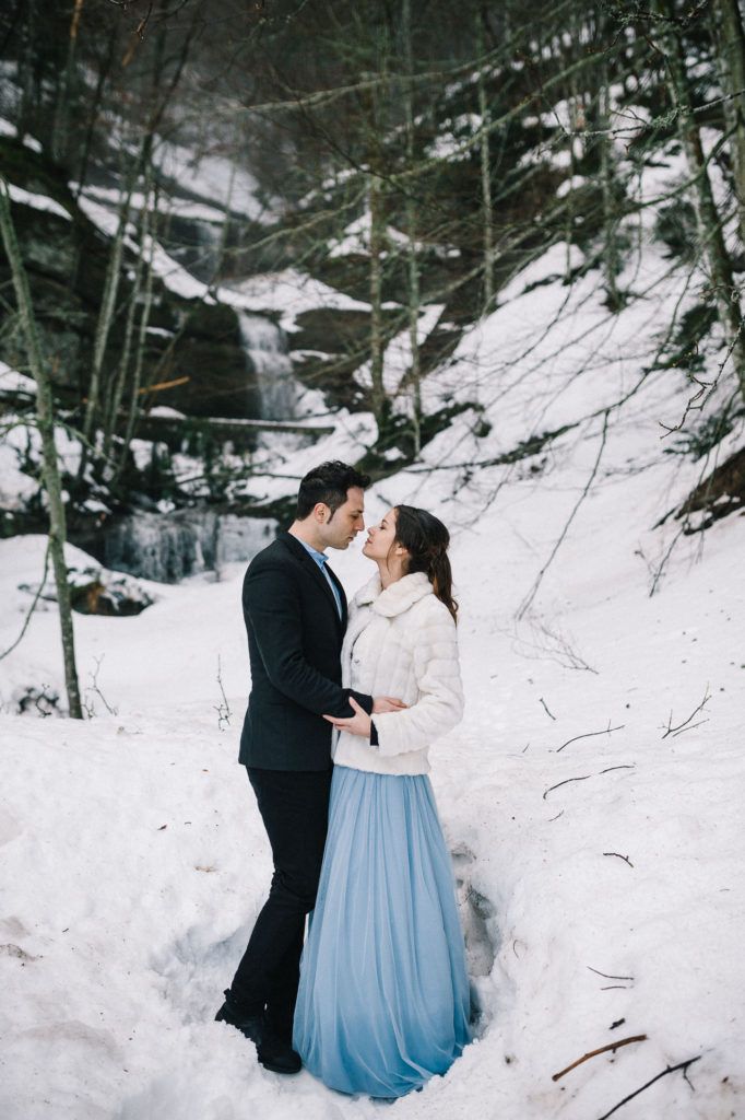 winter engagement session